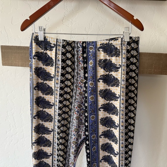 Mudd|Bohemian Patterned Flare Pants,mixed pattern•••Size LARGE,Beachy style - Picture 3 of 10